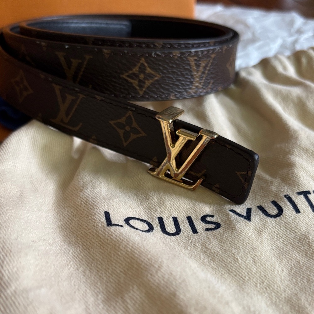Louis Vuitton Iconic 20mm Reversible Belt size 75 authentic
